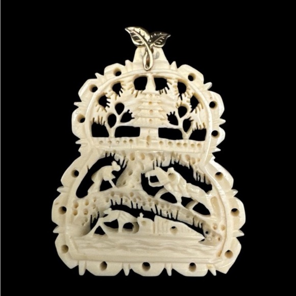 Accessories - Rare Ivory Bone Carved Pendant 10K PG Portraying Asian Story